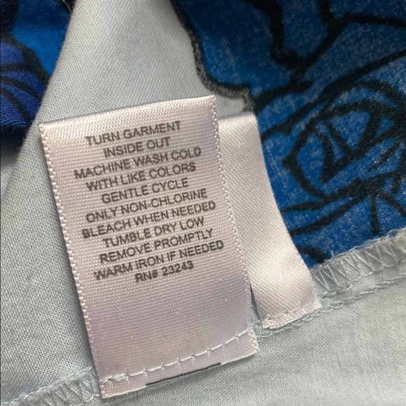 NY&Co Blue Floral Long Sleeve Button Down Shirt Women's Size Medium - Picture 13 of 16